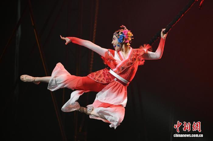 锦标赛举行, AA, bt