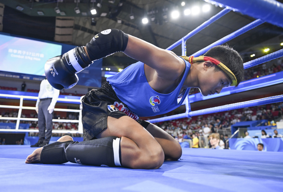 UVuCs, 手阮陈维日 UVuCs, 手阮陈维日