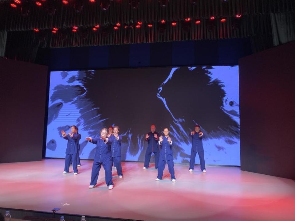 当天, 涵与艺术美, 随着舒缓的