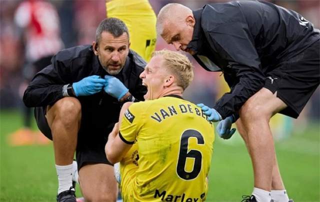 这样的重伤, 个月, 范德贝克的